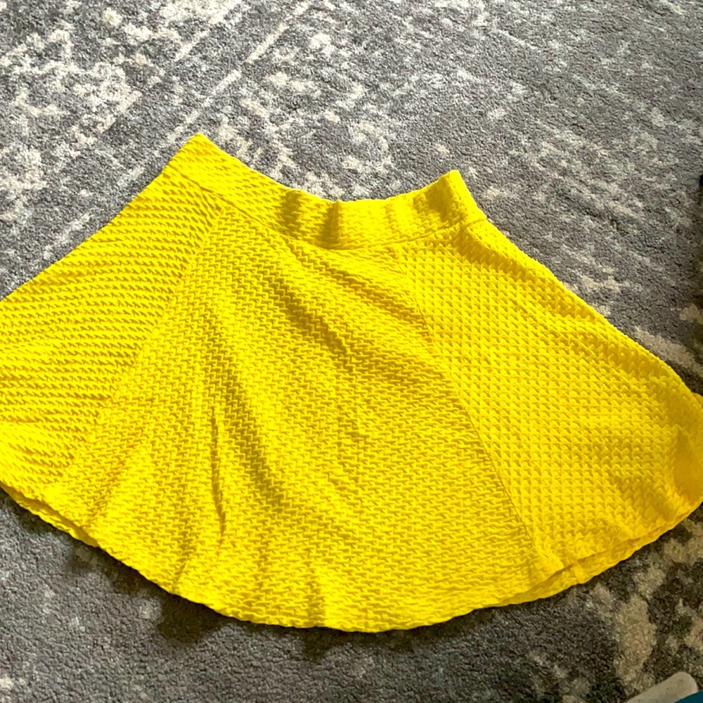 H&M yellow skirt